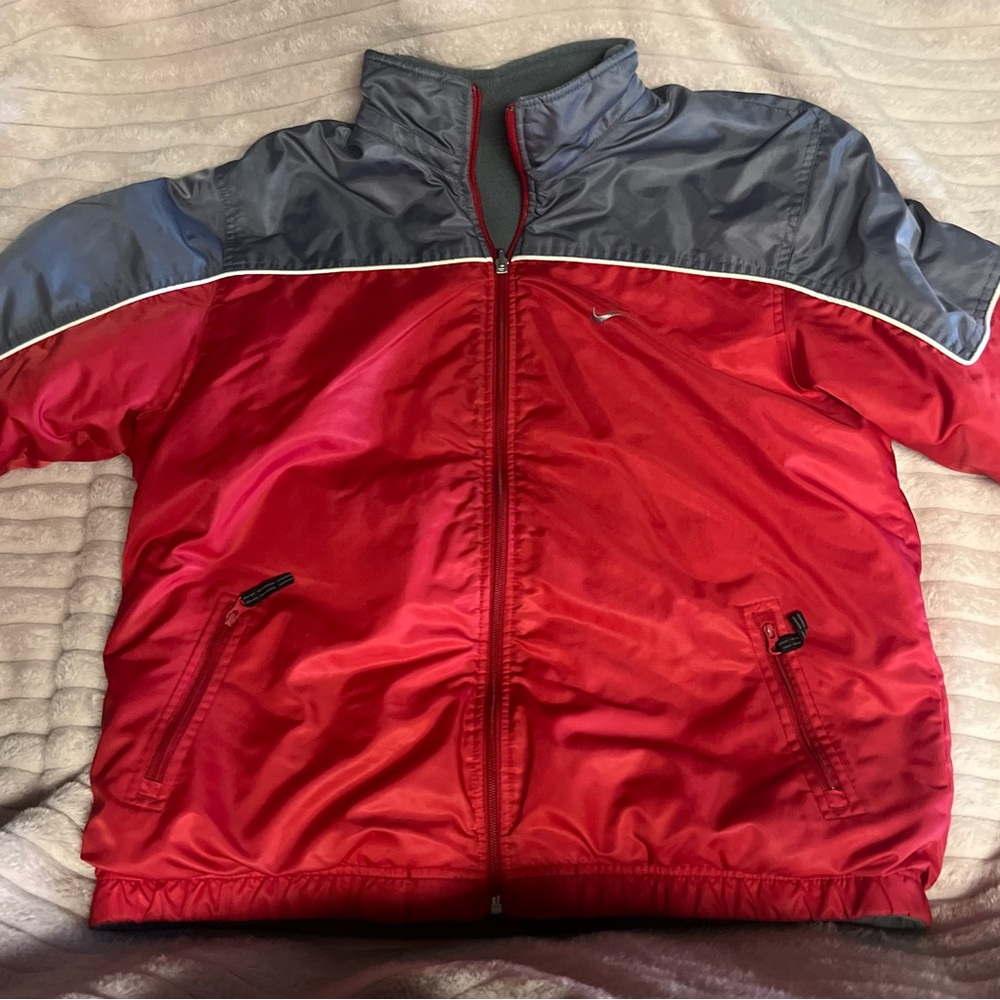 Vintage Nike Red/Gray Full Zip Reversible Fleece Lined Jacket Boys Large (14-16) - Picture 2 of 10
